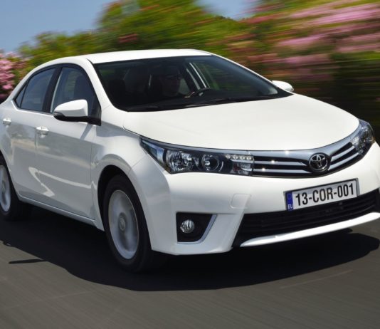 Замена масленого фильтра Тайота Королла