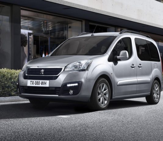 Замена масла в МКПП на Пежо Партнер