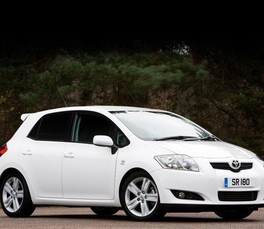 замена свечей Toyota Auris